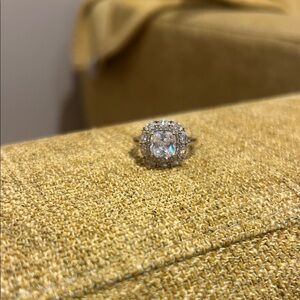 Elegant Silver Diamond Ring 925 Gold